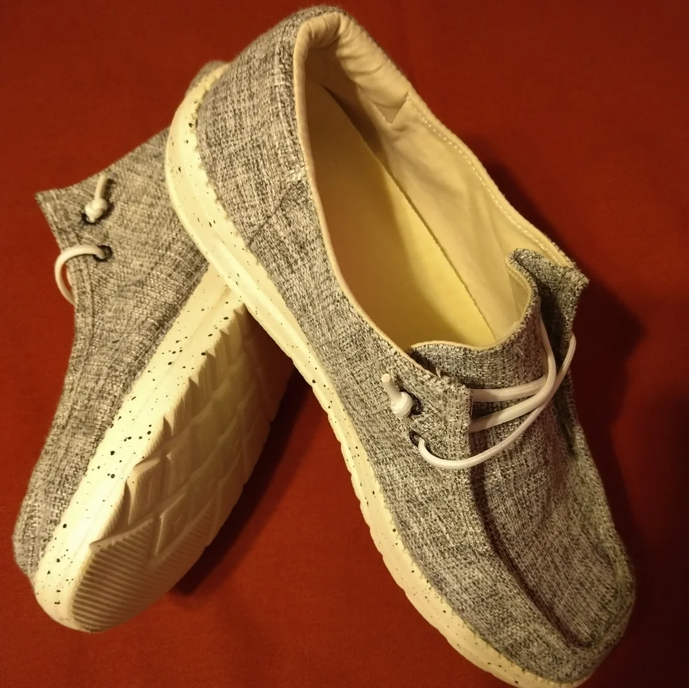 Shoes - Picture 2 of 6